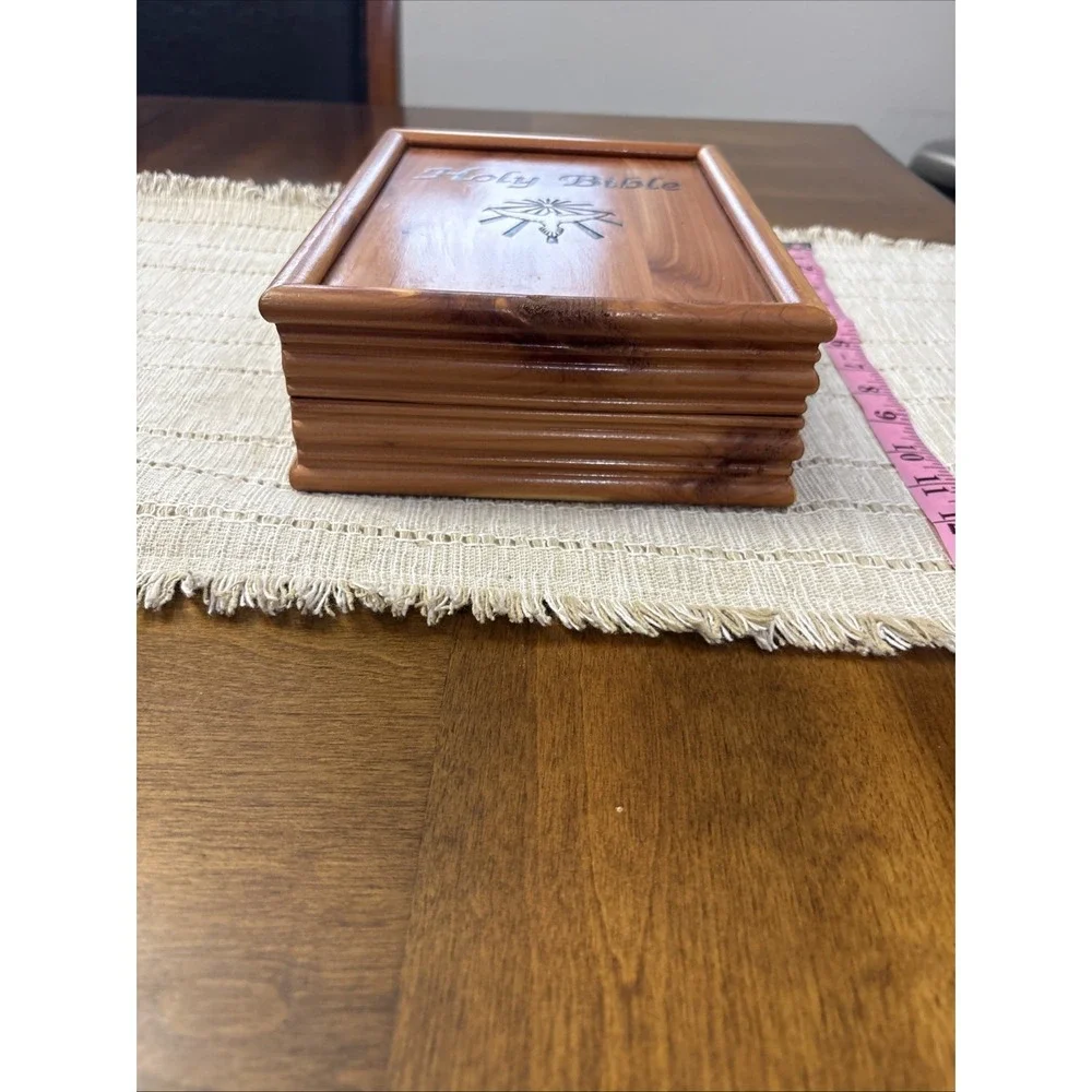 🔥 Vintage • Cedar Box Wooden Storage Case With Holy Bible • King James Version